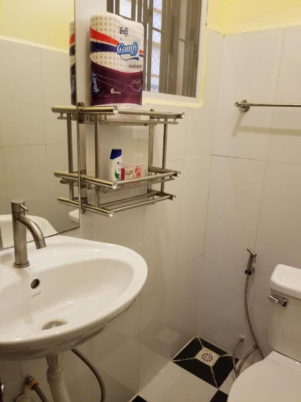 Room 7 - Studio In A Villa 5Mn Walk From The Royal Palace With Swimming Pool Пном Пен Екстериор снимка