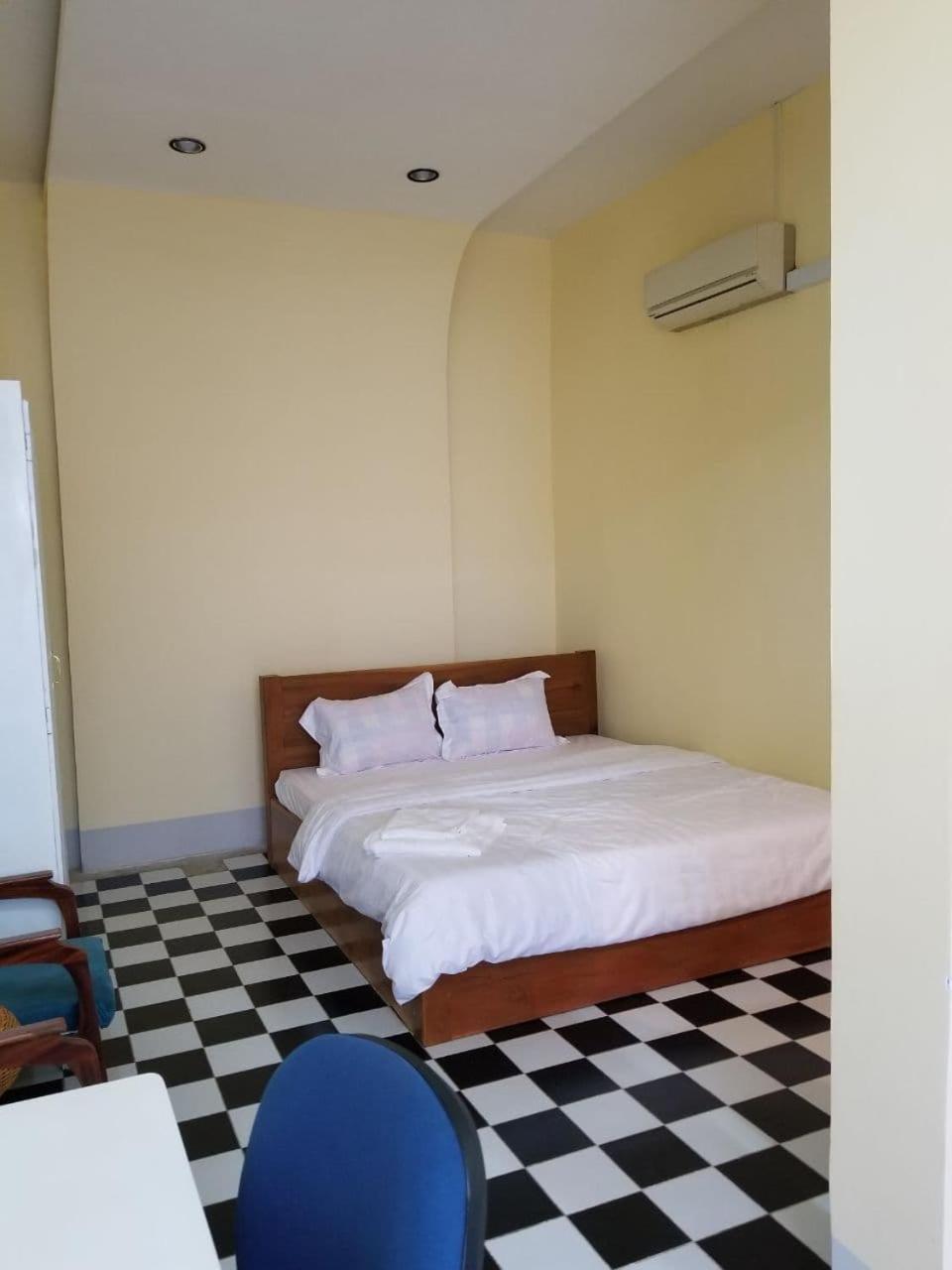 Room 7 - Studio In A Villa 5Mn Walk From The Royal Palace With Swimming Pool Пном Пен Екстериор снимка
