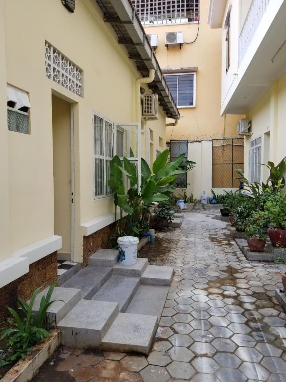 Room 7 - Studio In A Villa 5Mn Walk From The Royal Palace With Swimming Pool Пном Пен Екстериор снимка